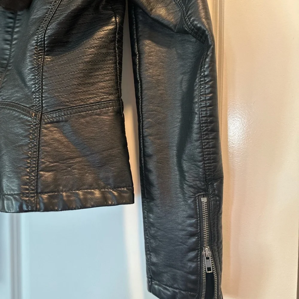 Jacket - Picture 5 of 5